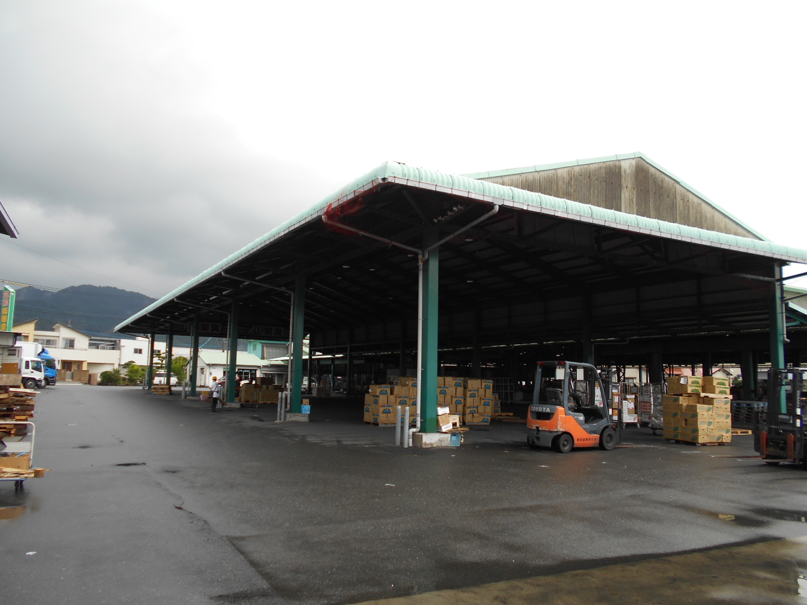 福岡県　朝倉青果市場にピーコンネット１８とピーコンスパイクＶＳＴを施工しました。