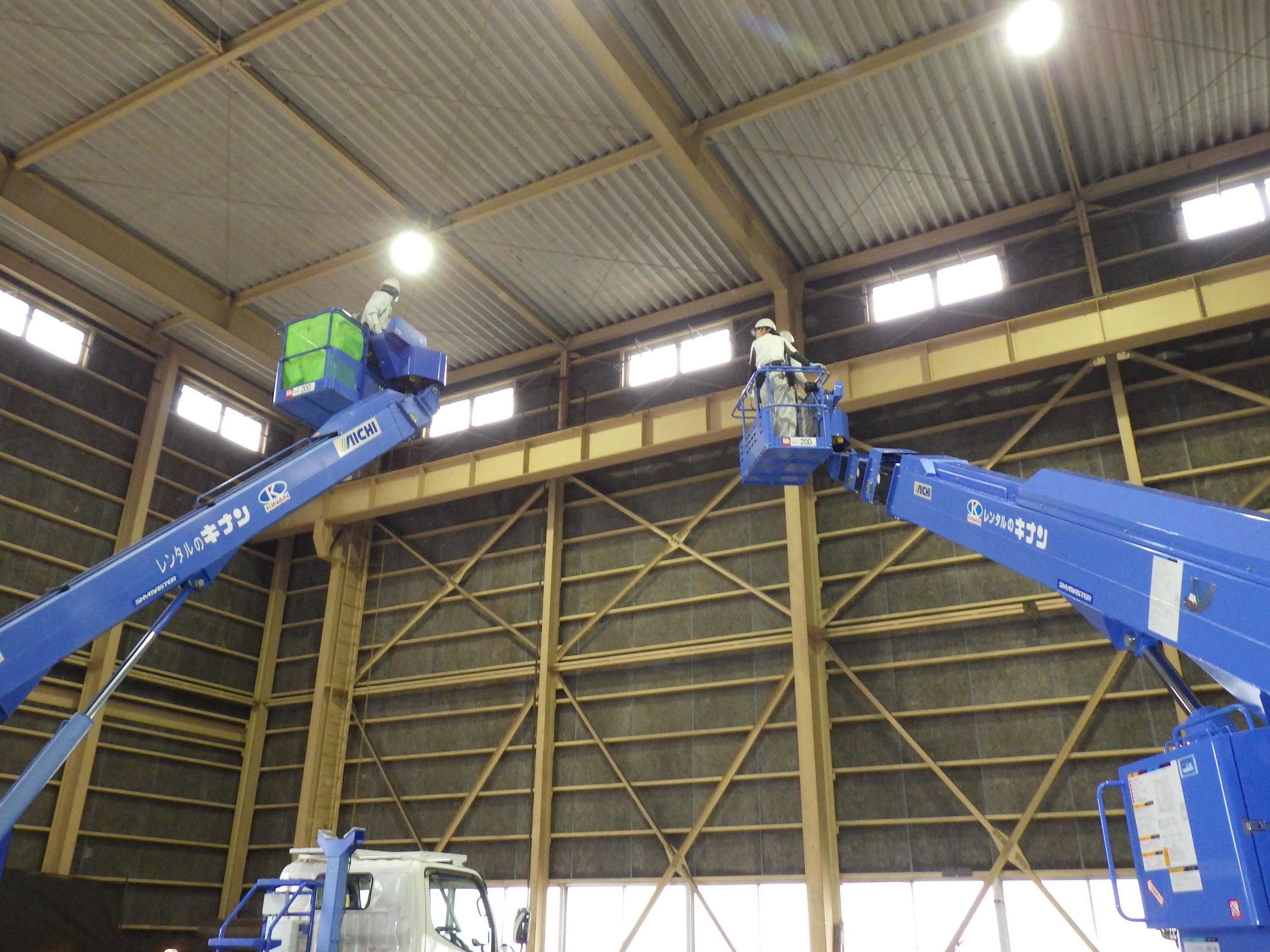 大活躍！高所作業車