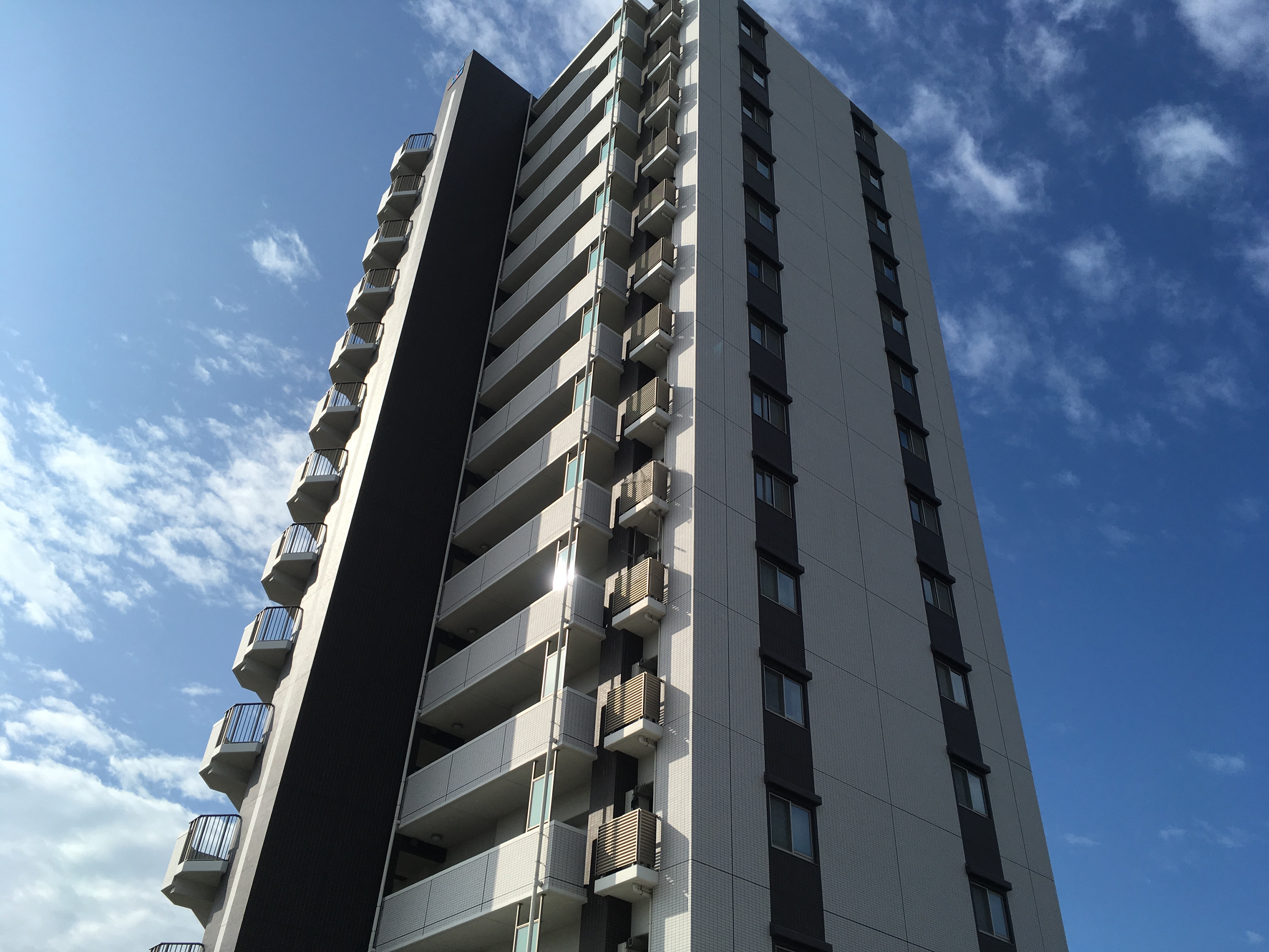 埼玉県吉川市　　マンション　　サービスバルコニー・ピーコンネット50設置工事