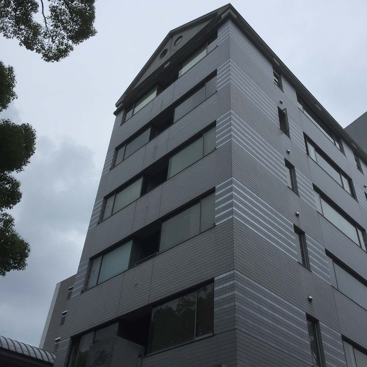 高知県　高知市　テナントビル　（ピーコンネット施工）