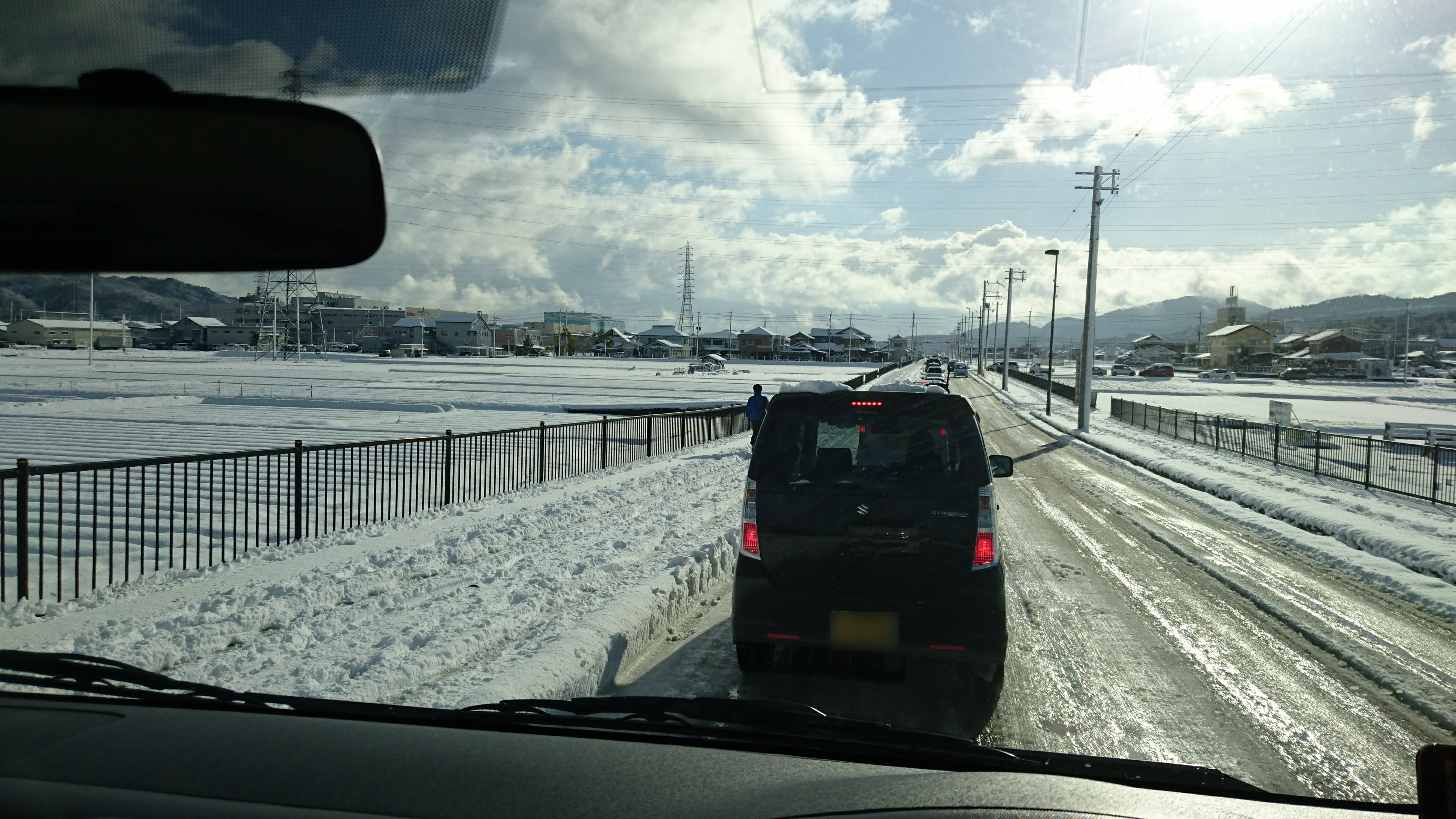 雪道には十分気をつけましょう。