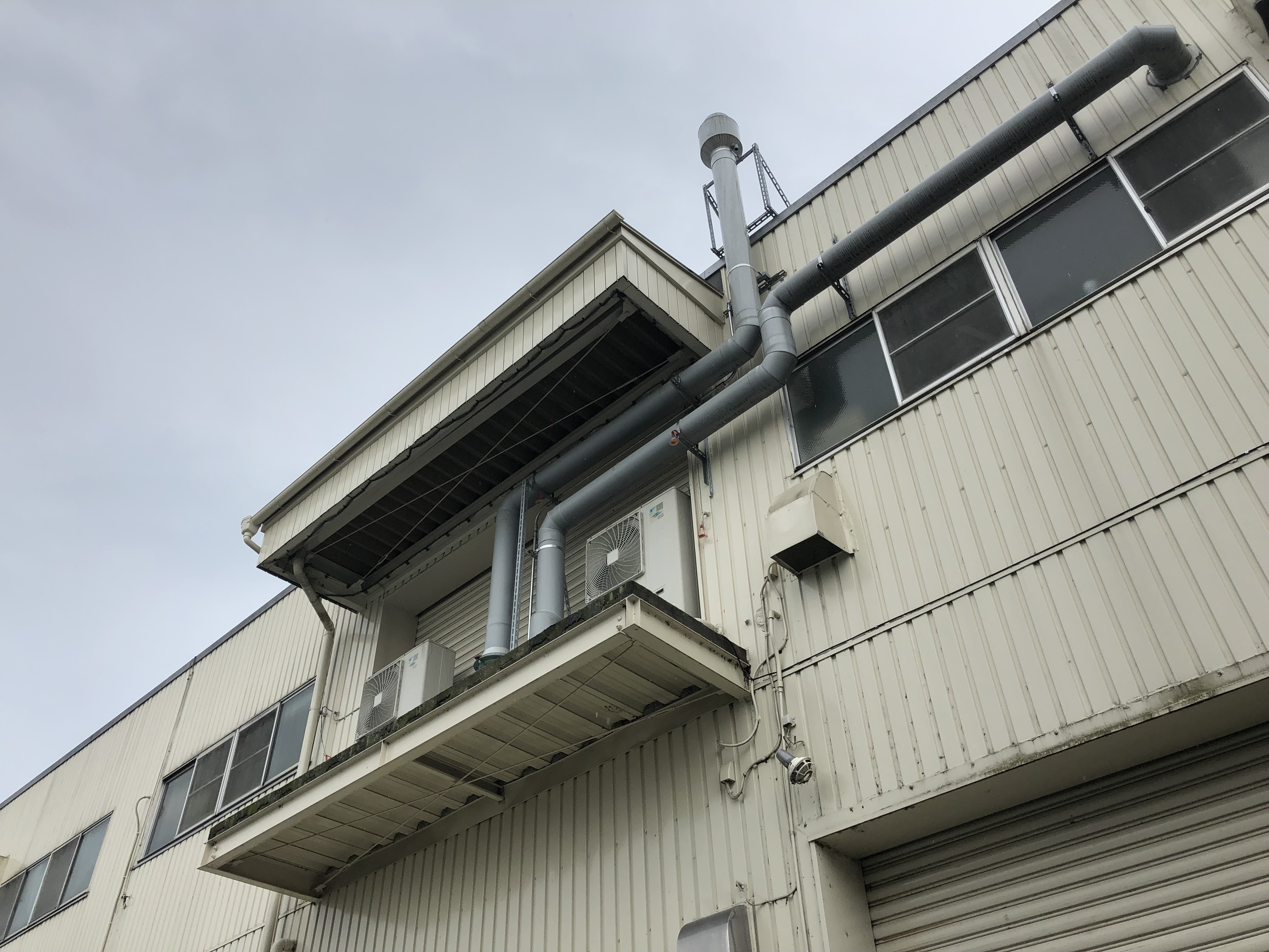 埼玉県幸手市　工場室外機置場ピーコンネット１８設置工事