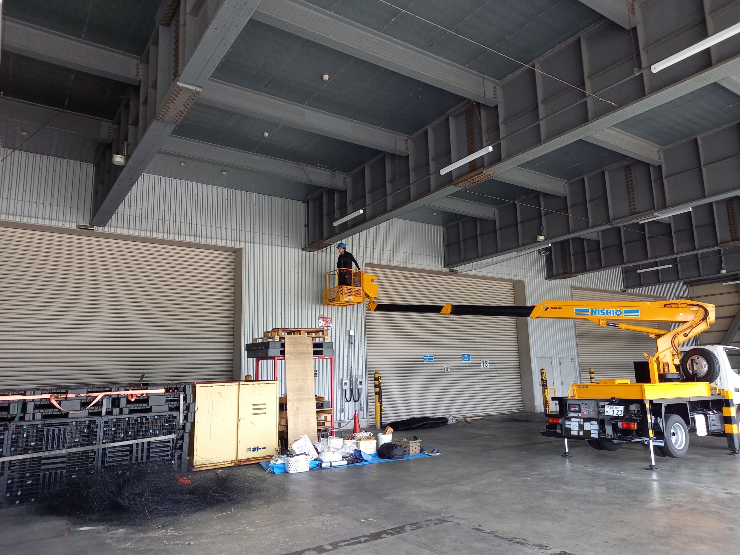 愛知県豊田市物流センター　トラックヤードにピーコンネット５０取付施工