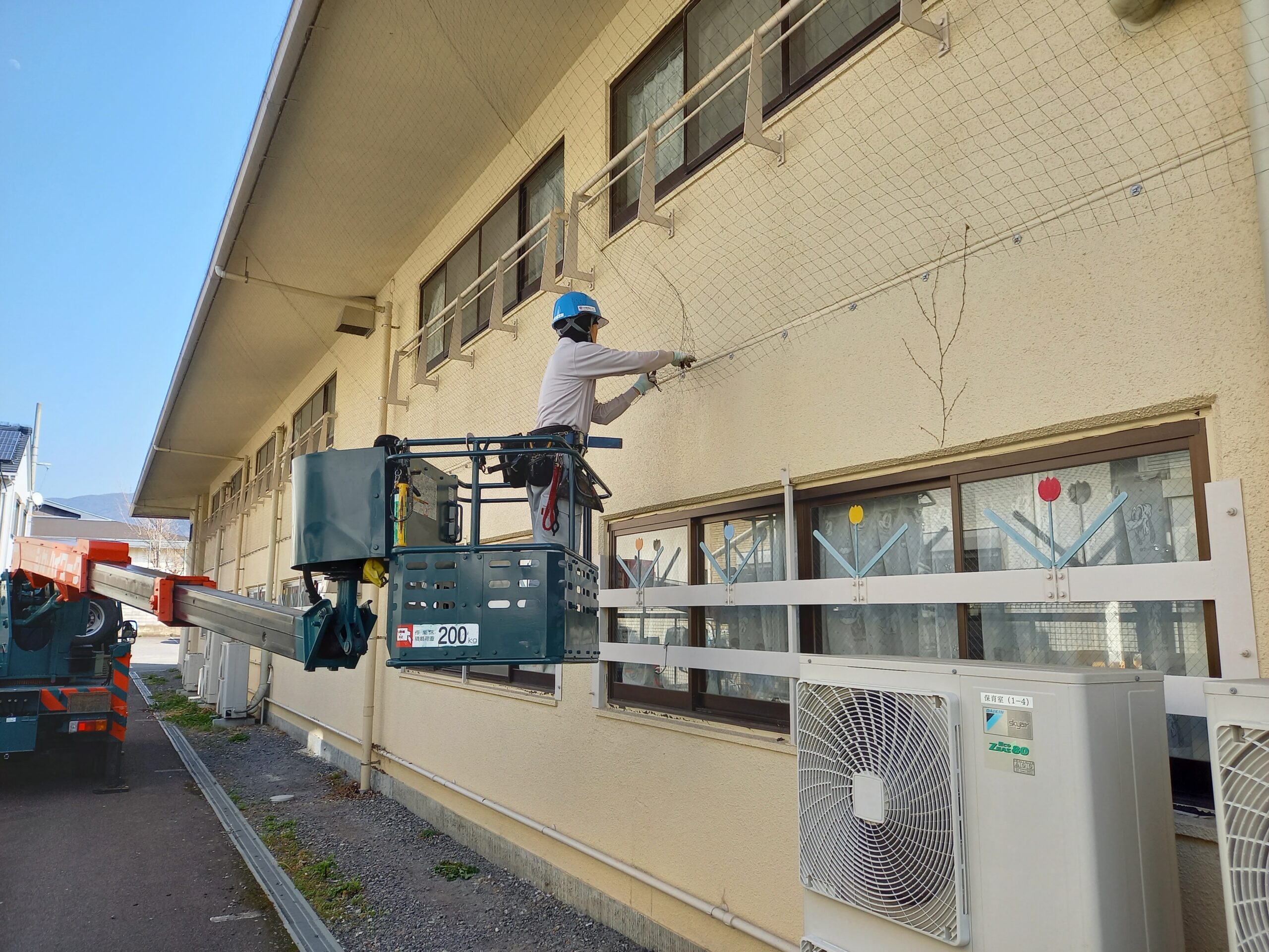 京都市山科区　幼稚園屋根下　ピーコンネット５０取付施工