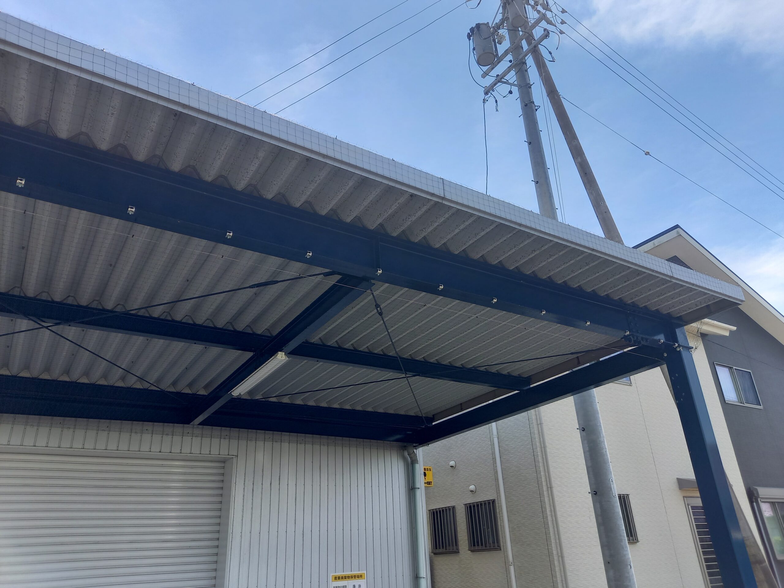 三重県桑名市　工場軒庇　ピーコンネット５０取付施工